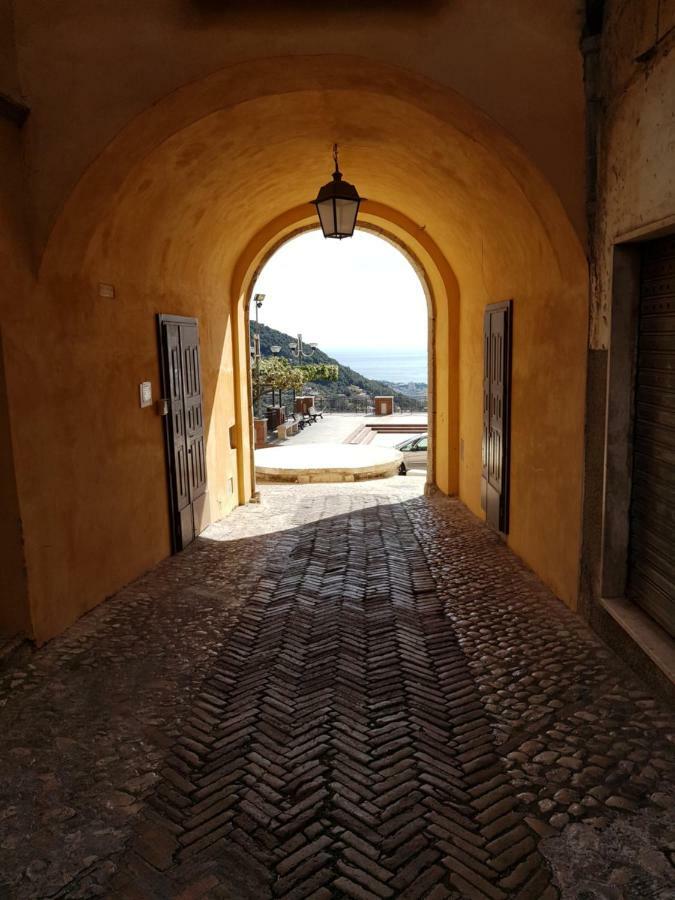 La Dimora Di Ares Villa Formia Exterior foto